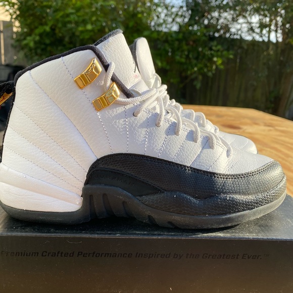 ❌SOLD❌ Jordan 12 Retro Taxi (2013) 4Y - Picture 1 of 4